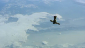 Soyuz TMA-13M over Earth. Credits: NASA
