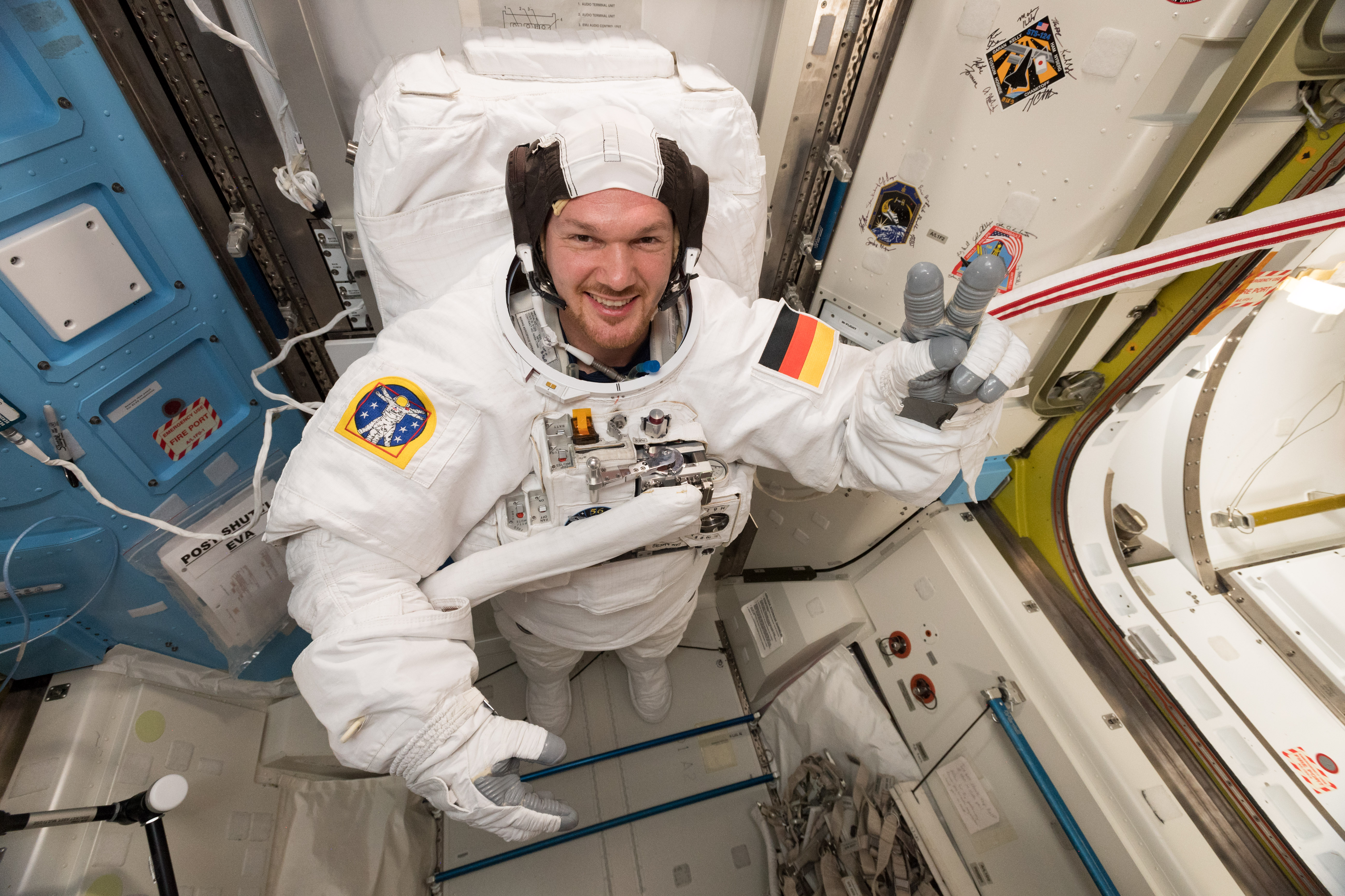 spacewalk-update-alexander-gerst-s-horizons-blog