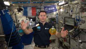 ESA astronaut Thomas Pesquet displaying Fluidics tanks during his 2016 Proxima mission. Credits: ESA/NASA