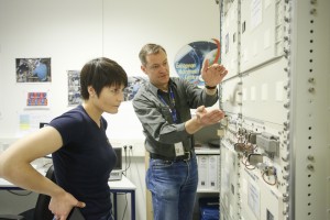 Learning about the European Physiology Module (EPM) from Frank (Credit: ESA)