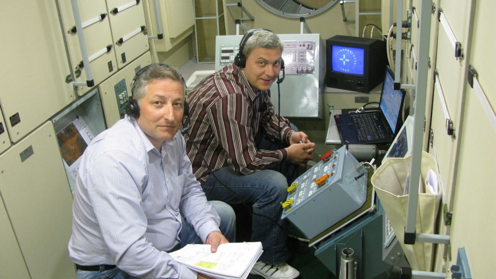 GCTC experts train at EAC Cologne on ATV simulator Credit: ESA/L. Ferra