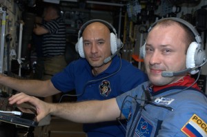 Human backup: ESA astronaut Luca Parmitano and cosmonaut Aleksander Misurkin monitor ATV-4 docking. Credit: ESA/NASA