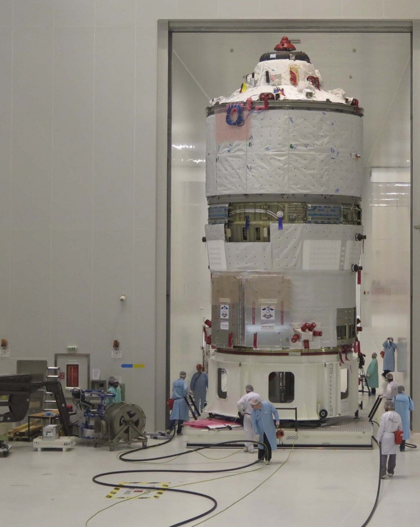 Roll'in along: ATV-5 transfer to fuelling area at Kourou. Credit: ESA-CNES-Arianespace/Optique video du CSG-S