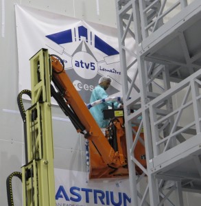 Removing the ATV banner from S5C. Credit: ESA