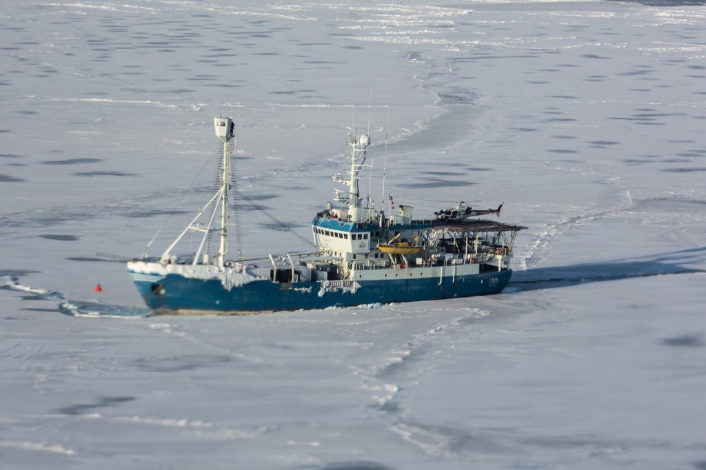 RV Lance from the Polar-5. The ship carries instruments for measuring sea ice and the helicopter carrying EM-bird flies from the ship. (Stefan Hendricks, AWI)