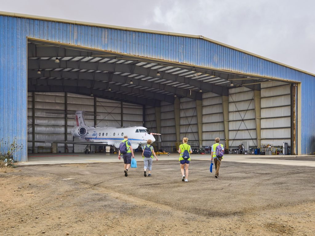 The team gets ready to board the HALO for the first day of flights (Meteorological Institute Munich, LMU-Bernhard Mayer)