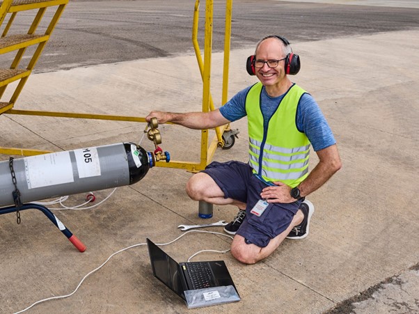 Bernhard Mayer, pictured here preparing for a flight. (Meteorological Institute Munich, LMU-Bernhard Mayer)