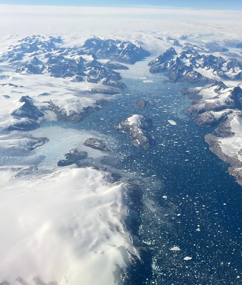 Greenland from the plane. (DTU Space-Anna Willer)