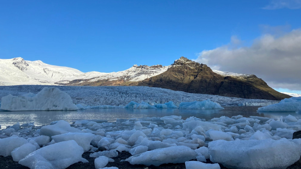 The terminus of one of Iceland's rapidly-melting glaciers. (Credit: CPOM)