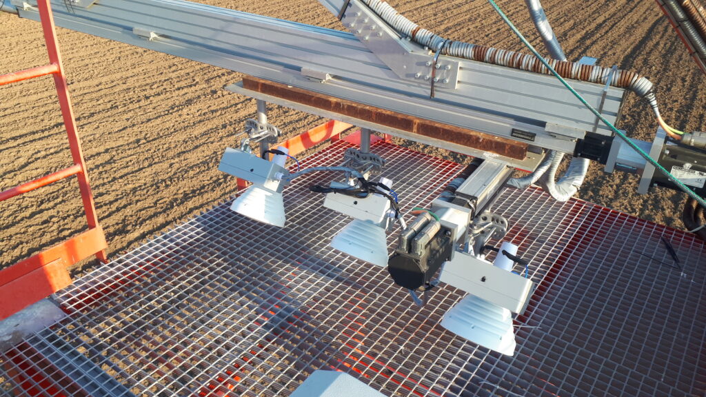 TX, RX1 and RX2 antennae frontends mounted on the 2D displacement system (rotating arm retracted to platform). (Terrasigna)
