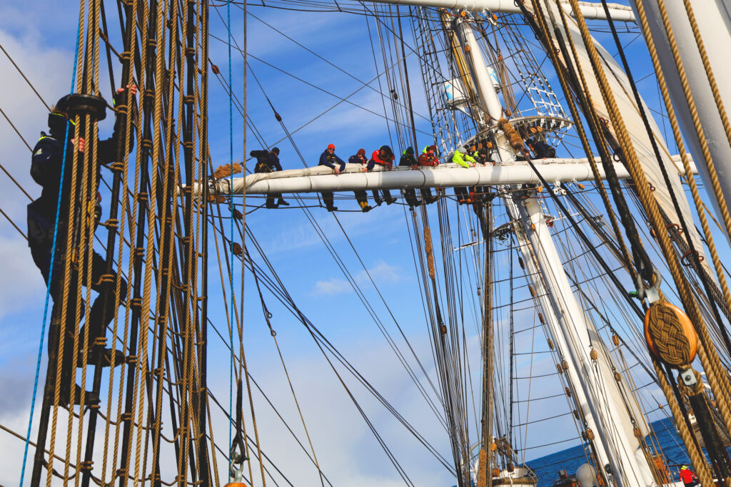 Everyone has to set and trim the sails. (Ocean Media Lab)