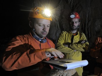 Procedure testing at CAVES. Credits: ESA