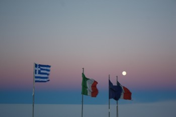 Lunar encounter with our flags. Credits:ESA/IPEV/PNRA-A. Golemis