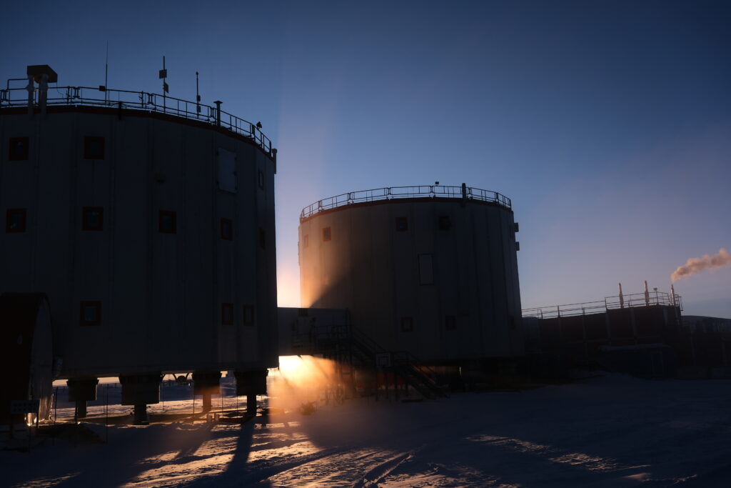 Concordia station in the setting Sun. Credit: ESA/IPEV/PNRA-J. Lacrampe, N. Purvis