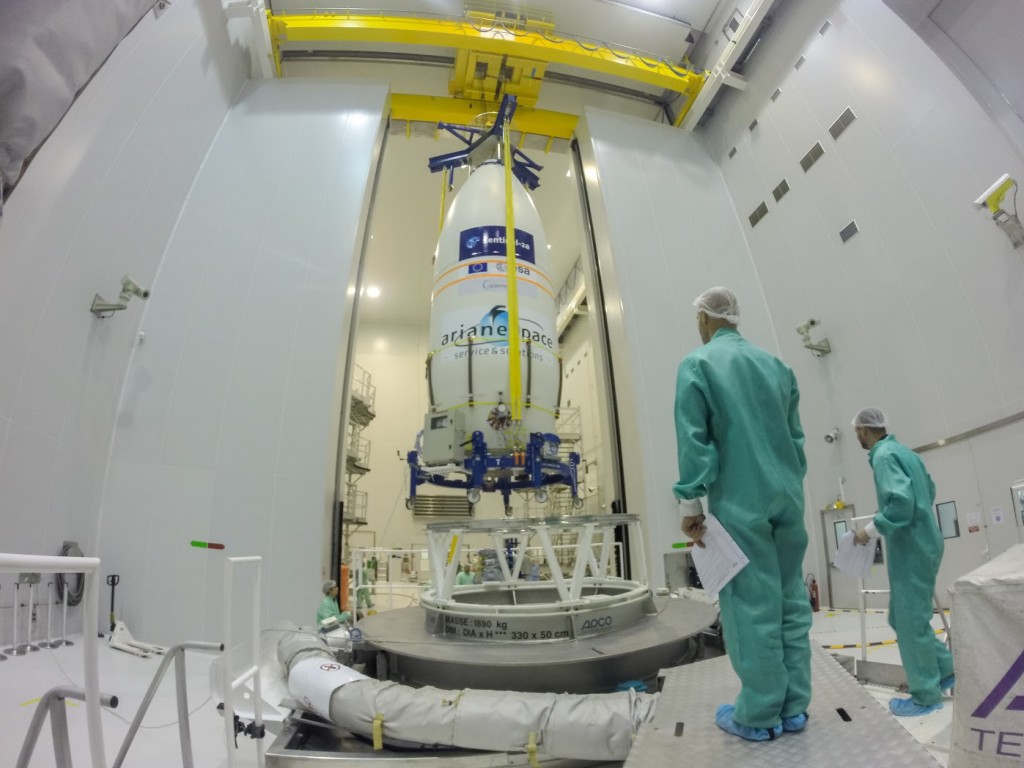 Being lifted on to the transportation platform. (ESA–M. Pedoussaut)