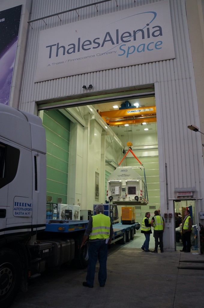 Sentinel-3A loaded into the lorry that will carry it on to the Nice airport. (Credits: ESA–J.F. Flamand)
