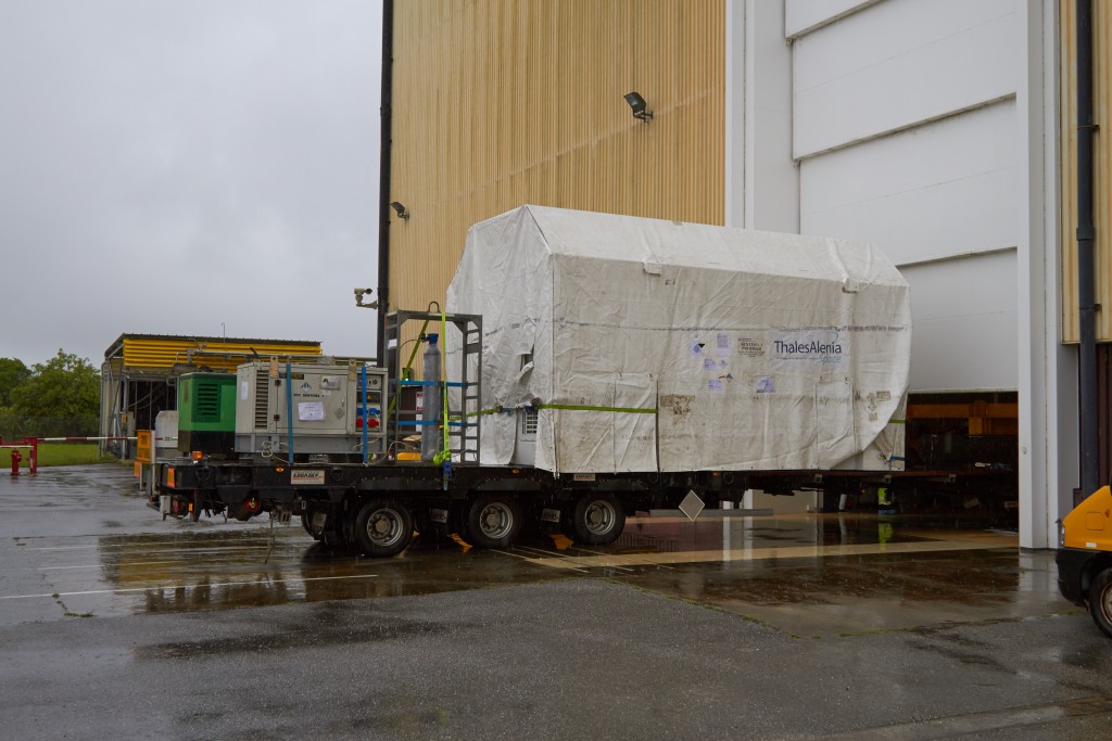 Sentinel-1B is moving to undergo fuelling and mating with the Fregat 