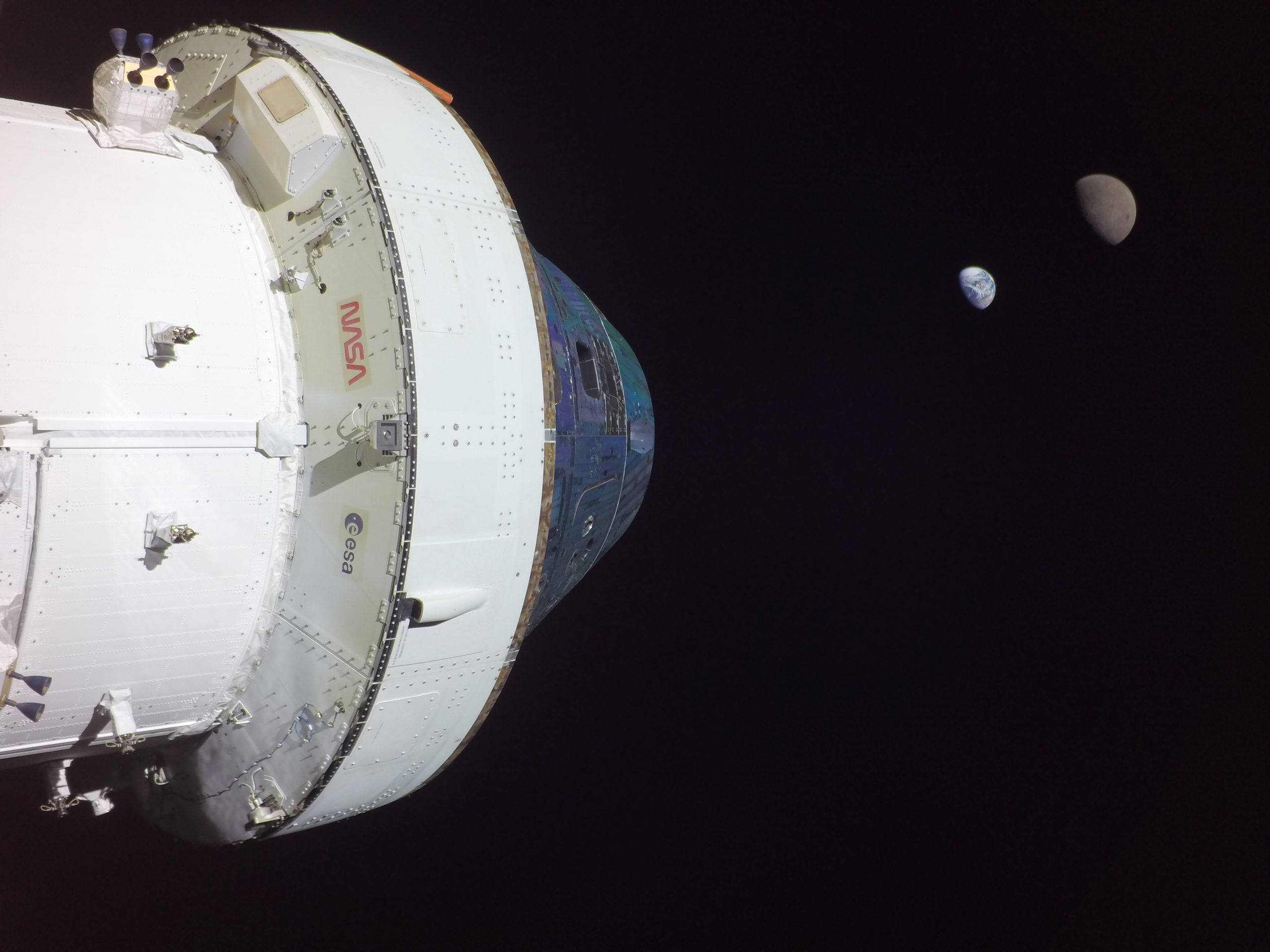 A view of ESA’s European Service Module powering NASA’s Orion spacecraft during Artemis I. Credit: NASA