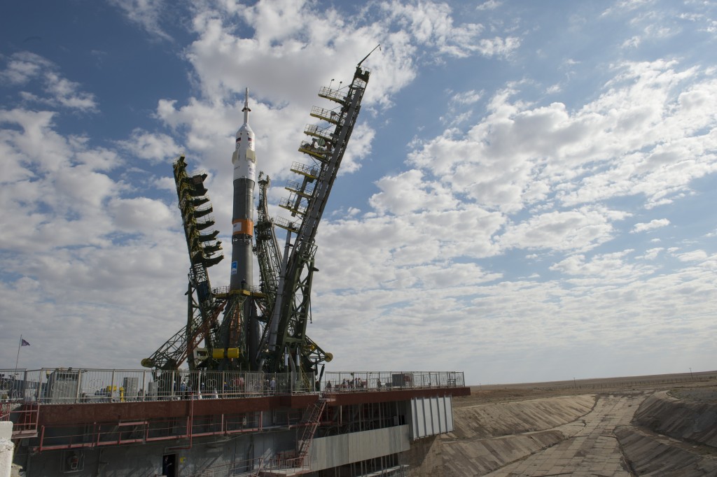 Roll out of Soyuz launcher from MIK 112 to Pad 1.