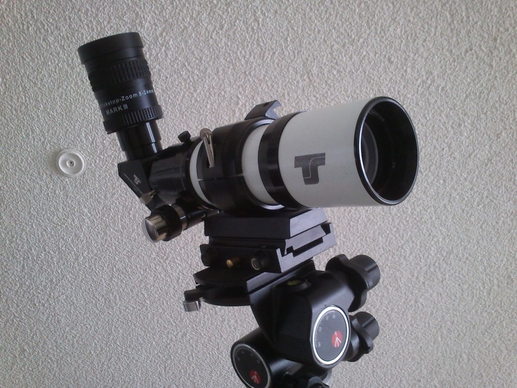 For every type of observation, there is an ideal telescope. If a large field of view is required, the focal distance must be short. Such a telescope can be surprisingly compact, as this 2-inch, 330-mm refractor demonstrates. 