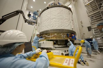 Mating of the ATV-2 in S5 integration facility