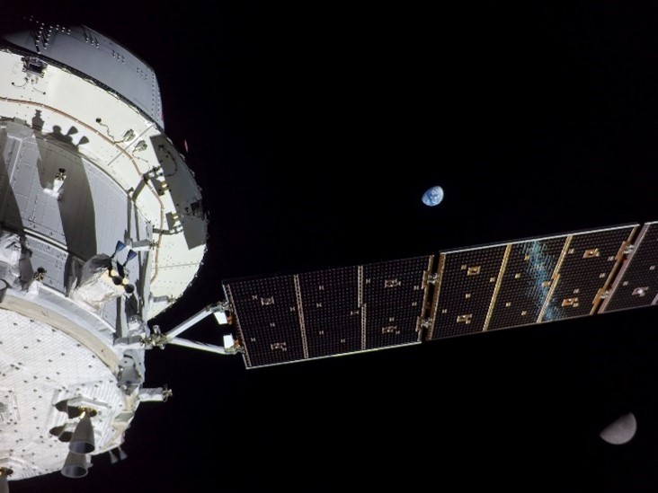 A portrait of Earth, the Moon and Orion and its European Service Module during Artemis I. Credit: NASA