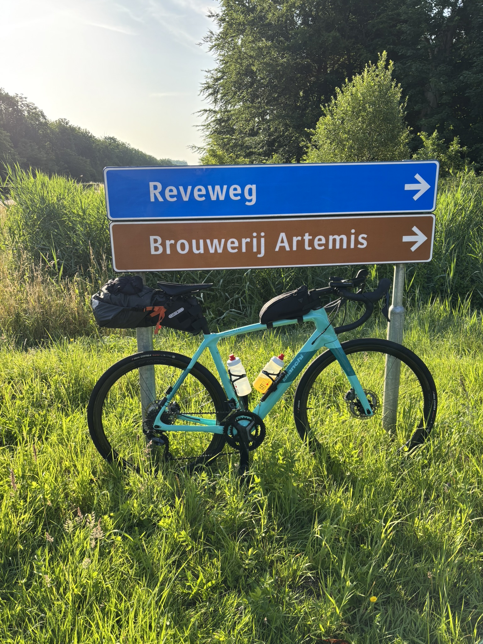 Antonio Preden, engineering team leader at ESA for the European Service Module, challenged himself in summer 2025 to beat the average speed of the first European Service Module (ESM-1) on its journey from Bremen to its furthest point from Earth during Artemis I. 