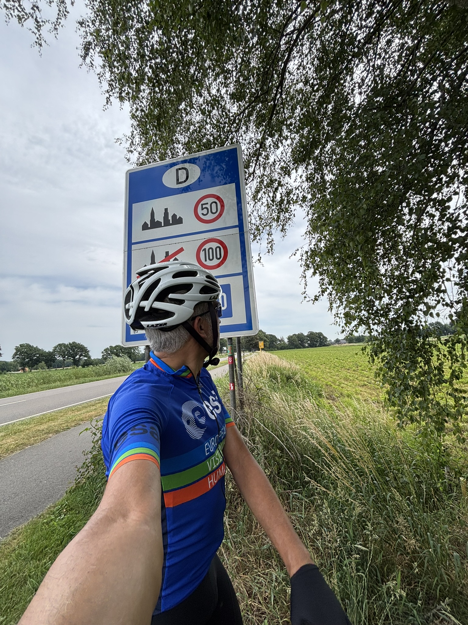 Antonio Preden, engineering team leader at ESA for the European Service Module, challenged himself in summer 2025 to beat the average speed of the first European Service Module (ESM-1) on its journey from Bremen to its furthest point from Earth during Artemis I. 