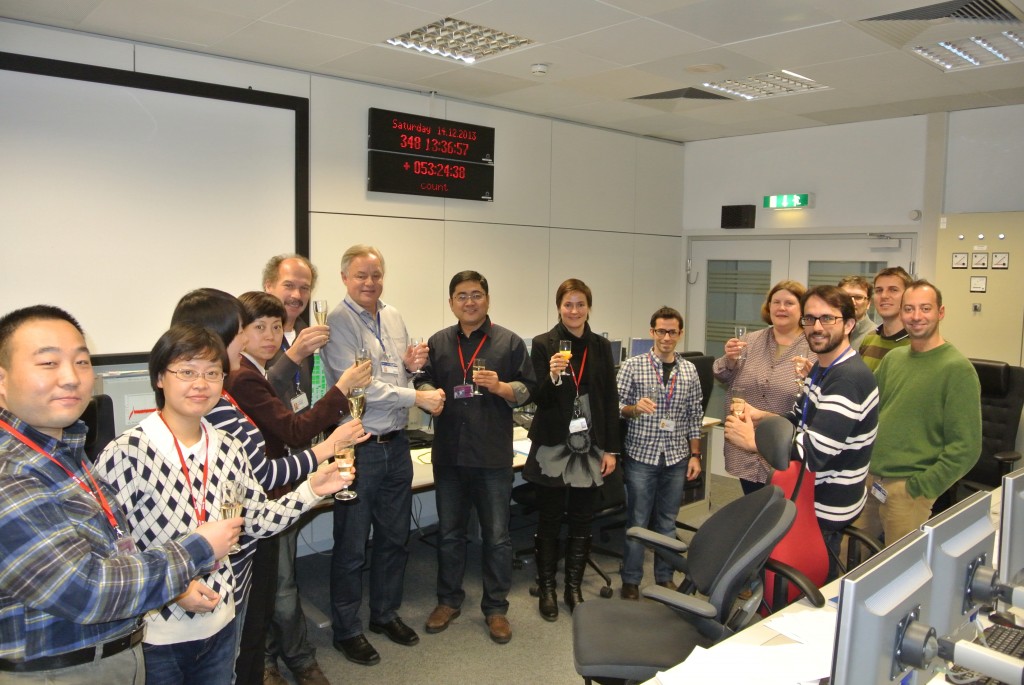 ESA & CNSA teams celebrate at ESOC. Credit: ESA/E. Soerensen