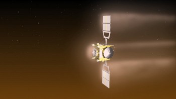 Visualisation of Venus Express during the aerobraking manoeuvre, which will see the spacecraft orbiting Venus at an altitude of around 130 km from 18 June to 11 July. In the month before, the altitude will gradually be reduced from around 200 km to 130 km. If the spacecraft survives and fuel permits, the elevation of the orbit will be raised back up to approximately 450 km, allowing operations to continue for a further few months. Eventually, however, the spacecraft will plunge back into the atmosphere and the mission will end. ESA–C. Carreau