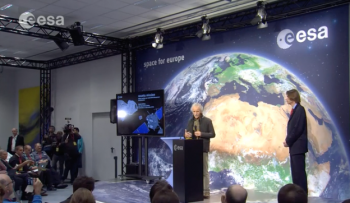 Jean-Pierre Bibring (centre) during the 13 November 2014 press briefing, during which he presented new images returned from the lander. Click to watch video. 