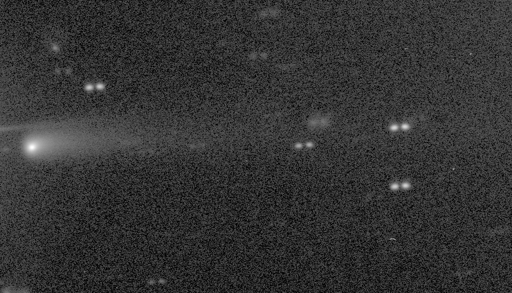 Comet 67P/C-G on 22 May taken with the VLT/FORS2 instrument. It is a combination of 2 x 30s R-band exposures, aligned on the comet. The comet moved against the background stars between the two images, leading to double stars in this combination. Credits: Colin Snodgrass / Alan Fitzsimmons / ESO