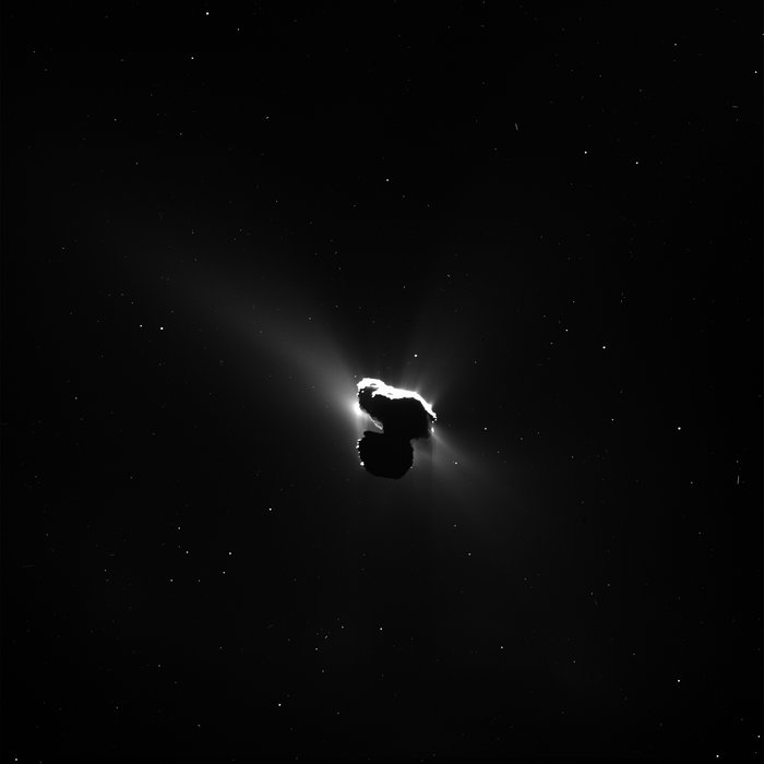 OSIRIS narrow-angle camera image taken on 29 March 2016, when Rosetta was 820 km from Comet 67P/Churyumov–Gerasimenko. The scale is 14.9 m/pixel. Credits: ESA/Rosetta/MPS for OSIRIS Team MPS/UPD/LAM/IAA/SSO/INTA/UPM/DASP/IDA